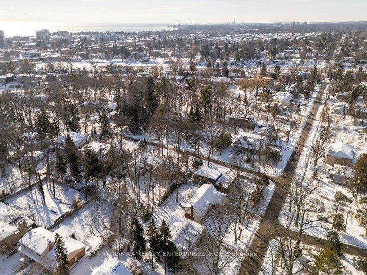 Photo 42 at 208 Mineola Road W, Mineola, Mississauga