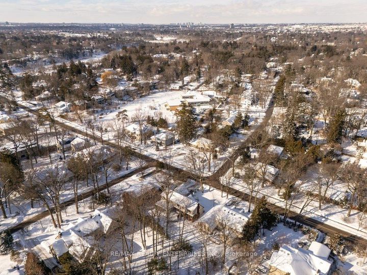 Photo 43 at 208 Mineola Road W, Mineola, Mississauga