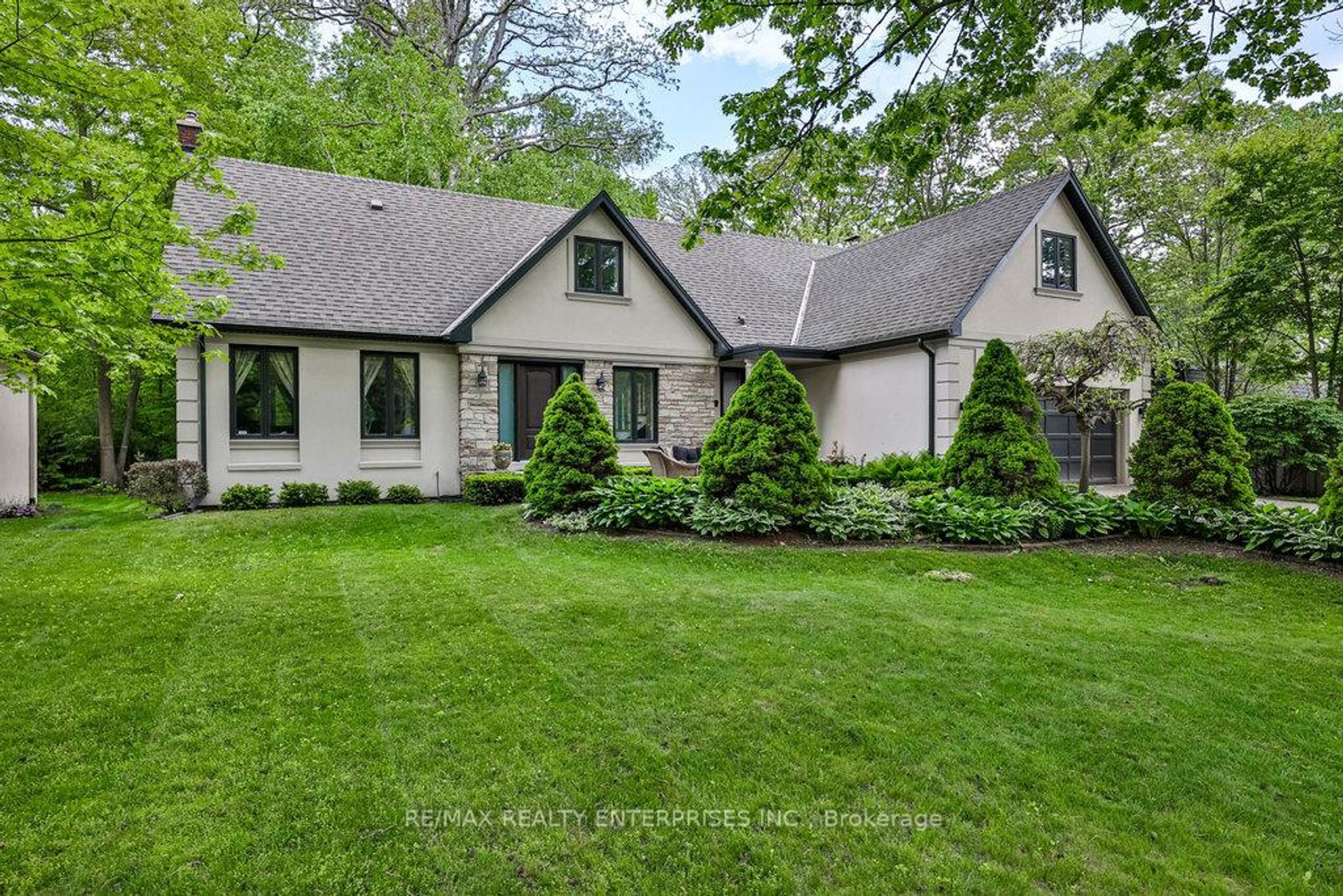 208 Mineola Road W, Mineola, Mississauga by Loree Meneguzzi Real Estate 208 Mineola Road W, Mineola, Mississauga