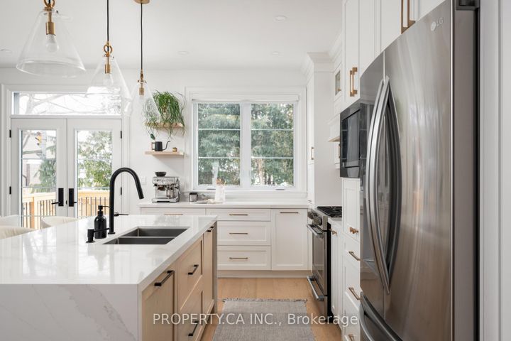 Photo 10 at 15 Marilyn Crescent, Parkview, Toronto