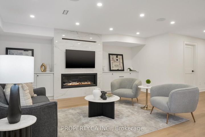 Photo 34 at 15 Marilyn Crescent, Parkview, Toronto