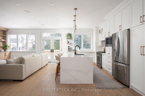 Photo 6 at 15 Marilyn Crescent, Parkview, Toronto