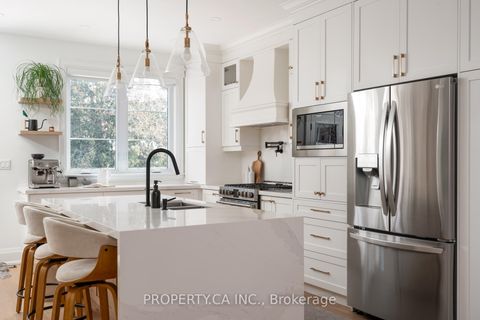 Photo 7 at 15 Marilyn Crescent, Parkview, Toronto