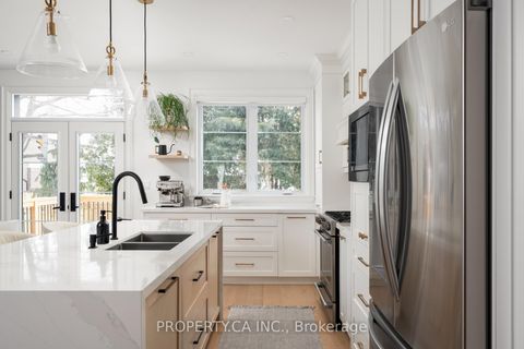 Photo 10 at 15 Marilyn Crescent, Parkview, Toronto