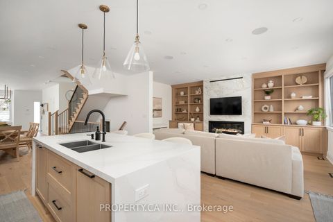 Photo 11 at 15 Marilyn Crescent, Parkview, Toronto