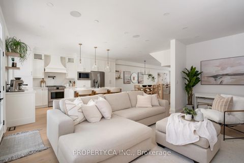 Photo 16 at 15 Marilyn Crescent, Parkview, Toronto