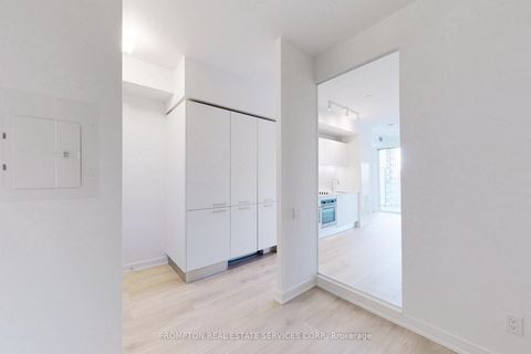 Photo 10 at 2812 - 3 Gloucester Street, Yonge Corridor, Toronto