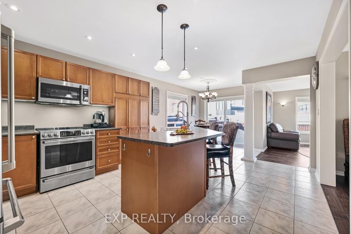 Photo 5 at 166 Worthington Avenue, Oak Ridges Lake Wilcox, Richmond Hill