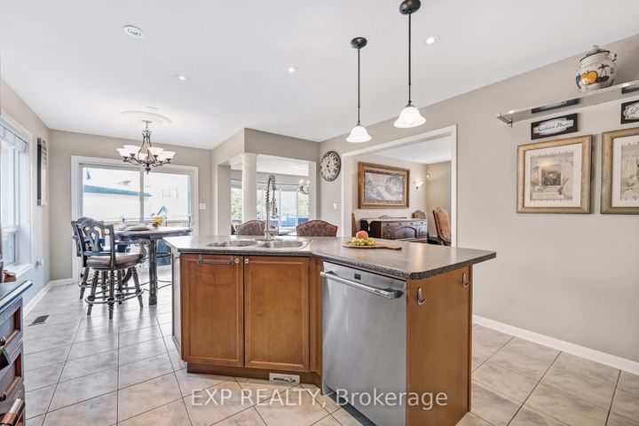 Photo 8 at 166 Worthington Avenue, Oak Ridges Lake Wilcox, Richmond Hill