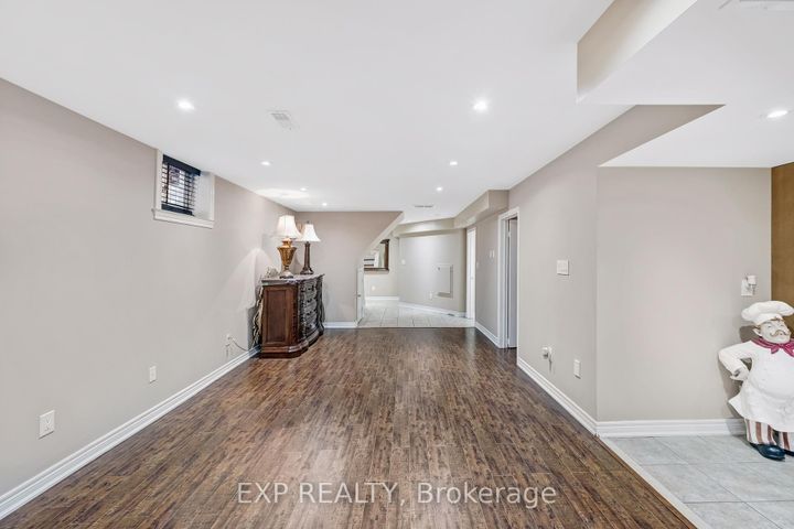 Photo 38 at 166 Worthington Avenue, Oak Ridges Lake Wilcox, Richmond Hill