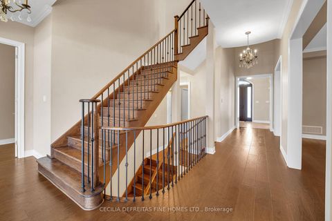 Photo 6 at 31 Munsie Drive, Nobleton, King