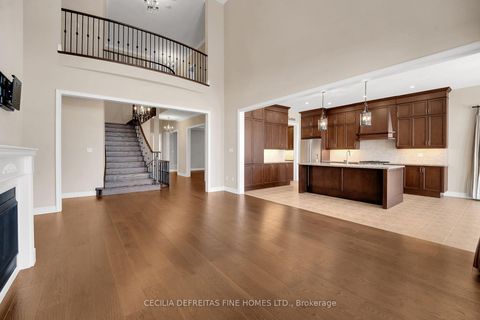 Photo 8 at 31 Munsie Drive, Nobleton, King