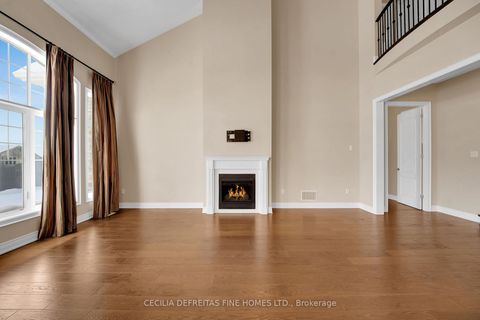 Photo 10 at 31 Munsie Drive, Nobleton, King