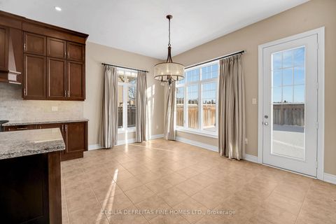 Photo 11 at 31 Munsie Drive, Nobleton, King