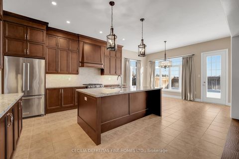 Photo 13 at 31 Munsie Drive, Nobleton, King