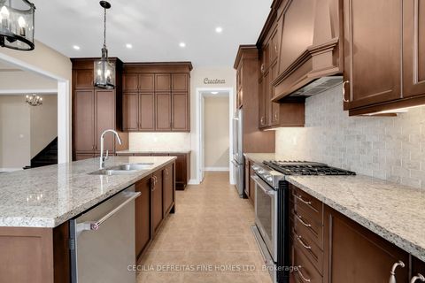 Photo 14 at 31 Munsie Drive, Nobleton, King