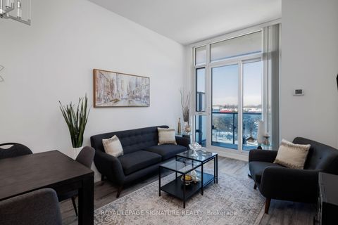 Photo 6 at 332 - 9471 Yonge Street, Observatory, Richmond Hill