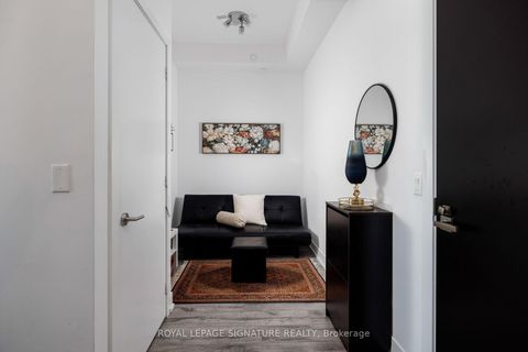 Photo 9 at 332 - 9471 Yonge Street, Observatory, Richmond Hill