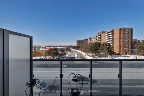 Photo 10 at 332 - 9471 Yonge Street, Observatory, Richmond Hill