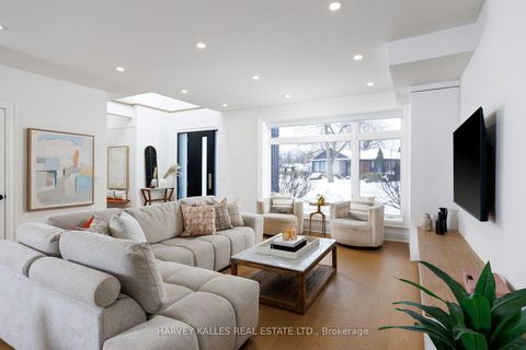 Photo 6 at 90 GREAT OAK Drive, Rosethorn, Toronto