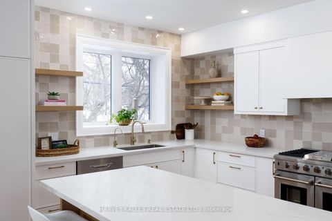 Photo 12 at 90 GREAT OAK Drive, Rosethorn, Toronto