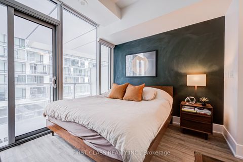 Photo 7 at 402 - 39 Queens Quay E, Waterfront Communities C1, Toronto