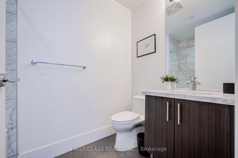 Photo 10 at 402 - 39 Queens Quay E, Waterfront Communities C1, Toronto