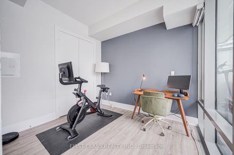 Photo 12 at 402 - 39 Queens Quay E, Waterfront Communities C1, Toronto