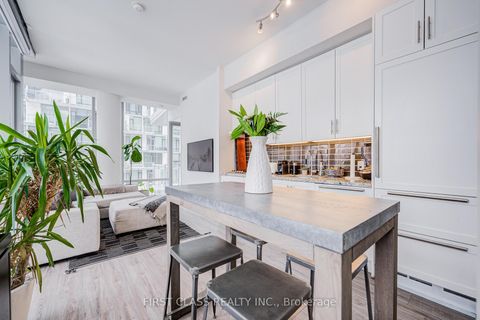 Photo 21 at 402 - 39 Queens Quay E, Waterfront Communities C1, Toronto