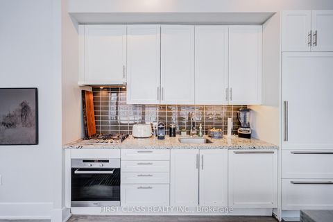 Photo 24 at 402 - 39 Queens Quay E, Waterfront Communities C1, Toronto