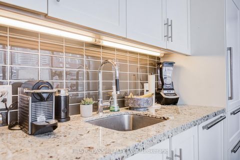 Photo 26 at 402 - 39 Queens Quay E, Waterfront Communities C1, Toronto