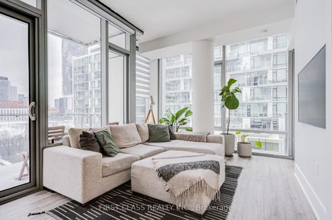 Photo 28 at 402 - 39 Queens Quay E, Waterfront Communities C1, Toronto