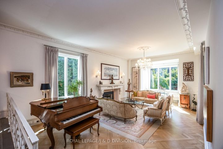 Photo 3 at 12 Forest Glen Crescent, York Mills, Toronto