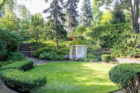 Photo 1 at 12 Forest Glen Crescent, York Mills, Toronto