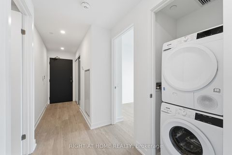 Photo 8 at 4711 - 88 Queen Street E, Yonge Corridor, Toronto