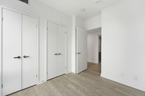 Photo 12 at 4711 - 88 Queen Street E, Yonge Corridor, Toronto