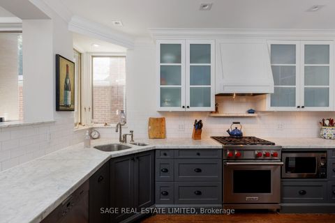 Photo 26 at 35 Grenview Boulevard N, Kingsway South, Toronto