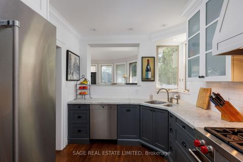 Photo 27 at 35 Grenview Boulevard N, Kingsway South, Toronto