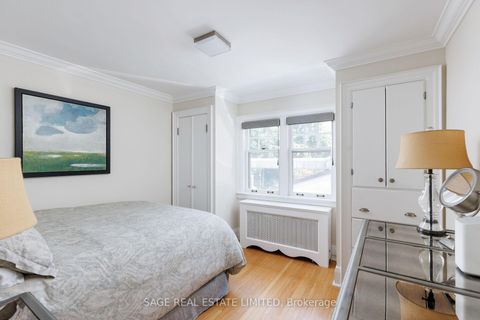 Photo 36 at 35 Grenview Boulevard N, Kingsway South, Toronto