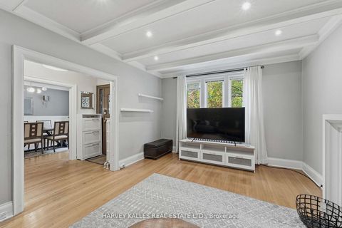Photo 7 at 202 Dinnick Crescent, Lawrence Park South, Toronto