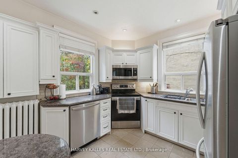 Photo 12 at 202 Dinnick Crescent, Lawrence Park South, Toronto