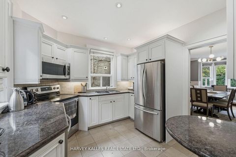 Photo 13 at 202 Dinnick Crescent, Lawrence Park South, Toronto