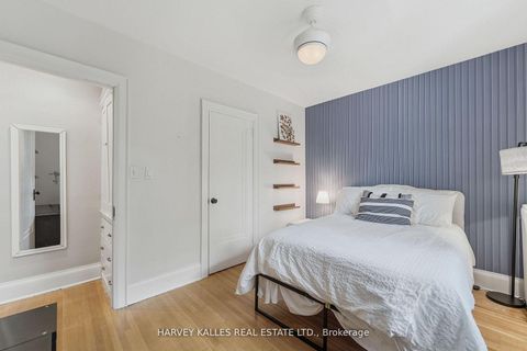 Photo 18 at 202 Dinnick Crescent, Lawrence Park South, Toronto