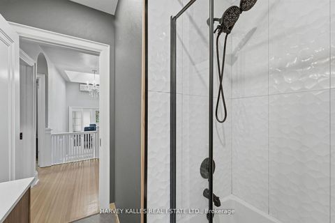 Photo 31 at 202 Dinnick Crescent, Lawrence Park South, Toronto