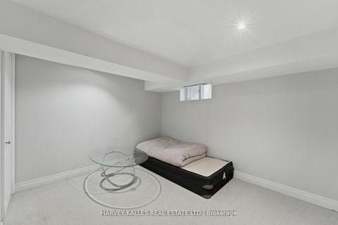 Photo 37 at 202 Dinnick Crescent, Lawrence Park South, Toronto