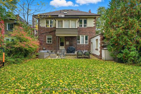 Photo 45 at 202 Dinnick Crescent, Lawrence Park South, Toronto