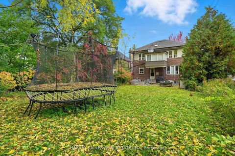 Photo 46 at 202 Dinnick Crescent, Lawrence Park South, Toronto