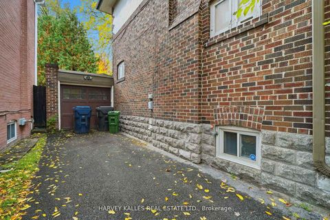 Photo 49 at 202 Dinnick Crescent, Lawrence Park South, Toronto
