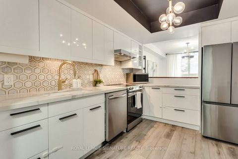 Photo 8 at 108 - 271 Ridley Boulevard, Nortown, Toronto