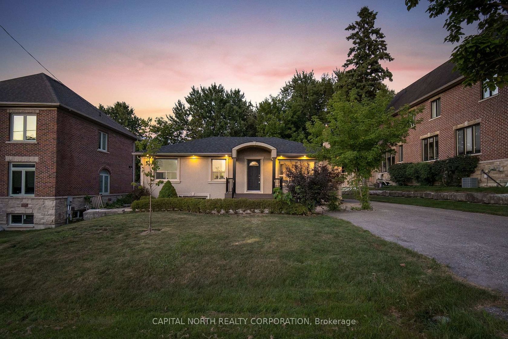 89 Hambly Avenue, King City, King photo number 2